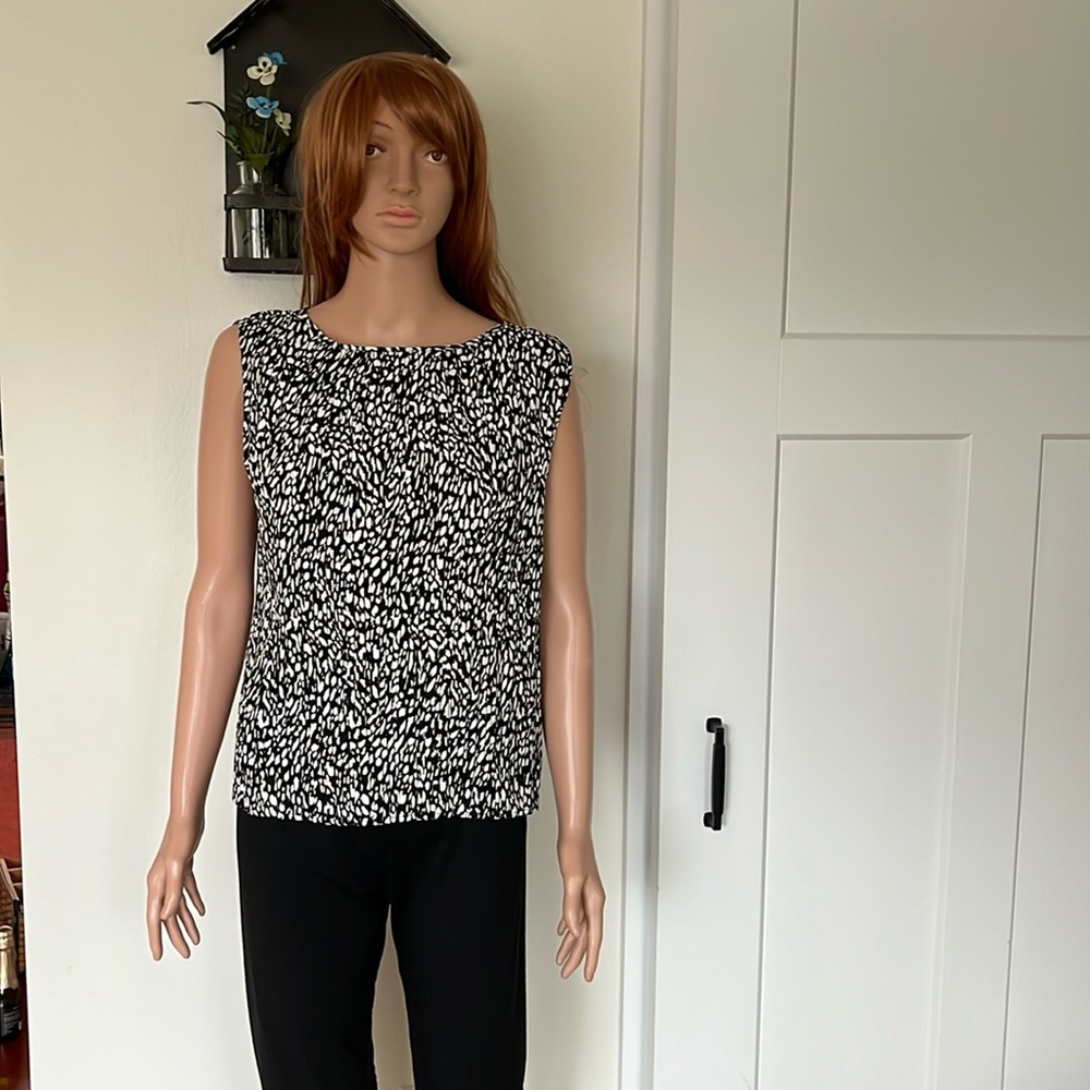 EUC Rachel Zoe Sleeveless Shirt